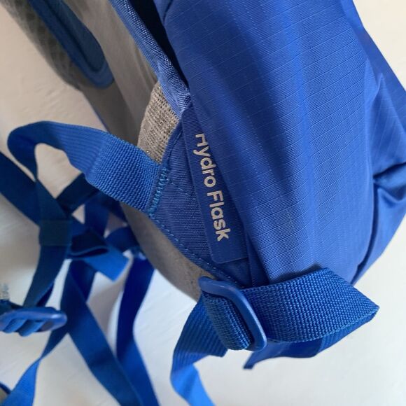 Hydro Flask Down Shift Backpack -14 Liter Water Pocket Hydration Pack Blue - Picture 7 of 15